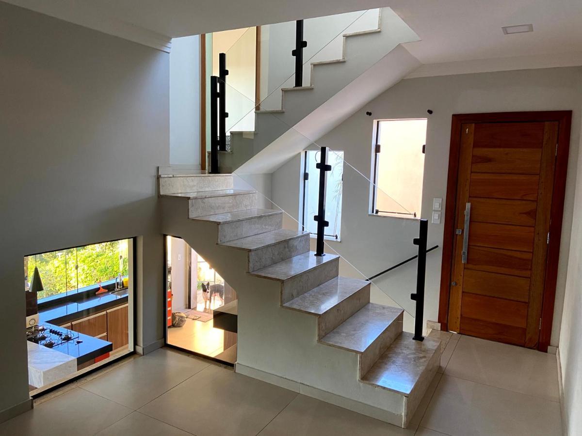 Casa Com Piscina Fundo Pra Represa E Ar Condicionado Casinhabrancadevaranda Ijaci المظهر الخارجي الصورة