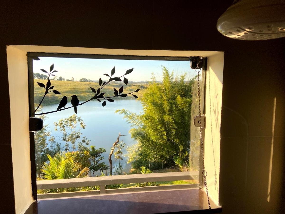 Casa Com Piscina Fundo Pra Represa E Ar Condicionado Casinhabrancadevaranda Ijaci المظهر الخارجي الصورة