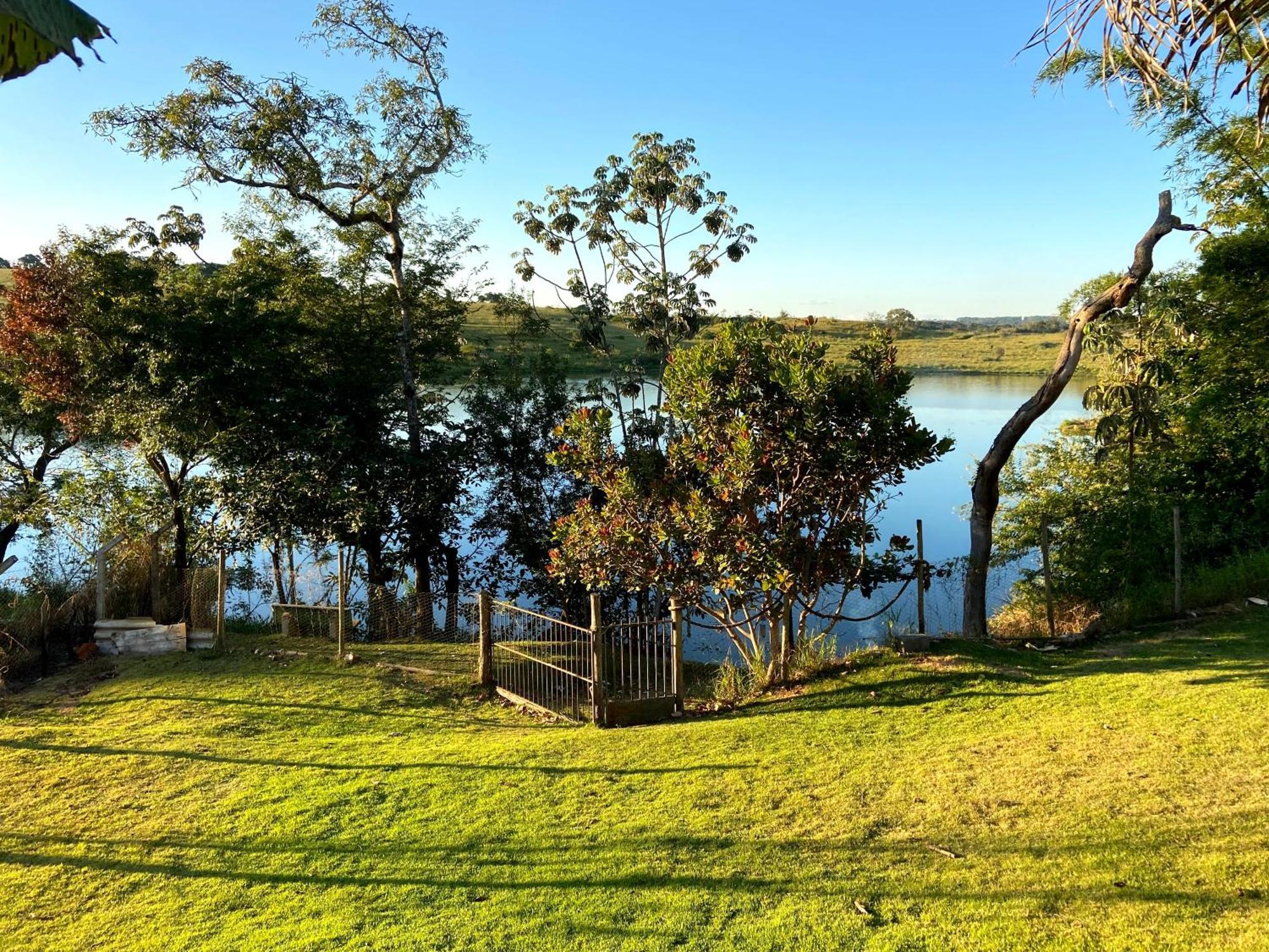 Casa Com Piscina Fundo Pra Represa E Ar Condicionado Casinhabrancadevaranda Ijaci المظهر الخارجي الصورة